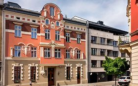 Hotel Golden Queen